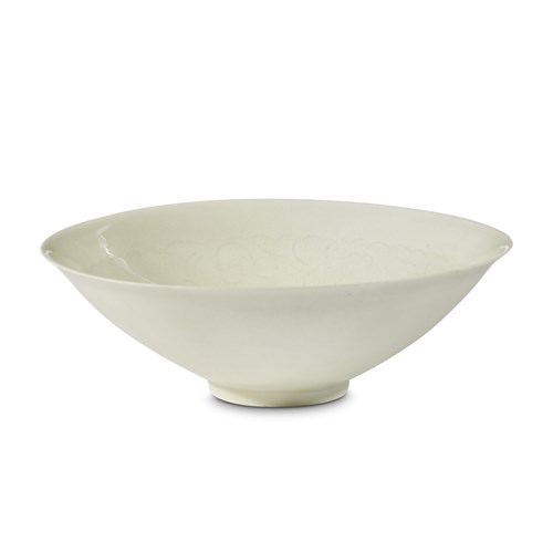 Lot 61 - A Chinese qingbai bowl