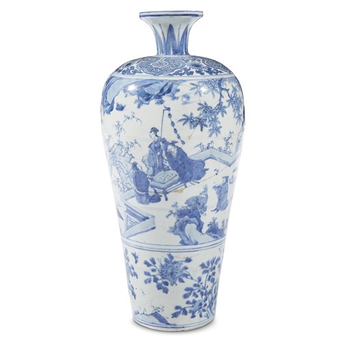 Lot 82 - A Chinese blue and white porcelain meiping vase