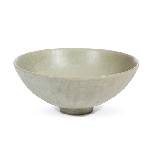 Lot 47 - A Chinese longquan "Guan"-type celadon-glazed "Lotus" bowl