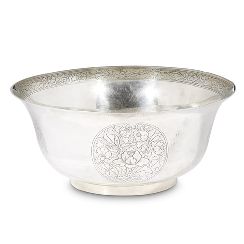 Lot 211 - An elegant engraved Chinese silver bowl