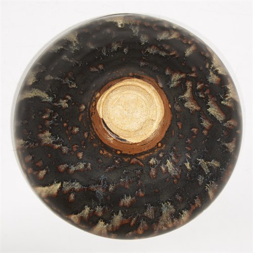 Lot 40 - A Chinese Jizhou-type "Tortoiseshell"-glazed teabowl
