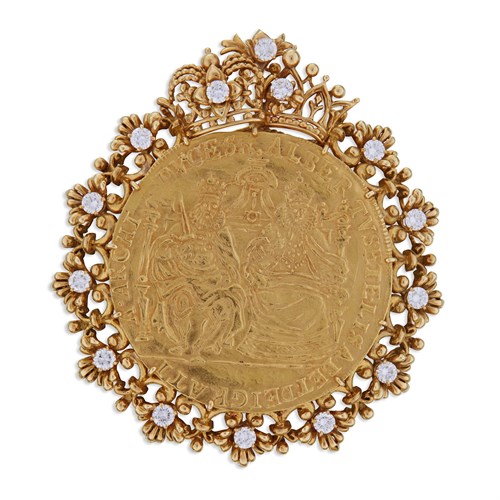 Lot 89 - A group of three eighteen karat gold coin items
