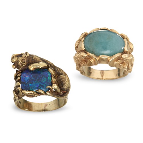 Lot 82 - A collection of two gem-set rings
