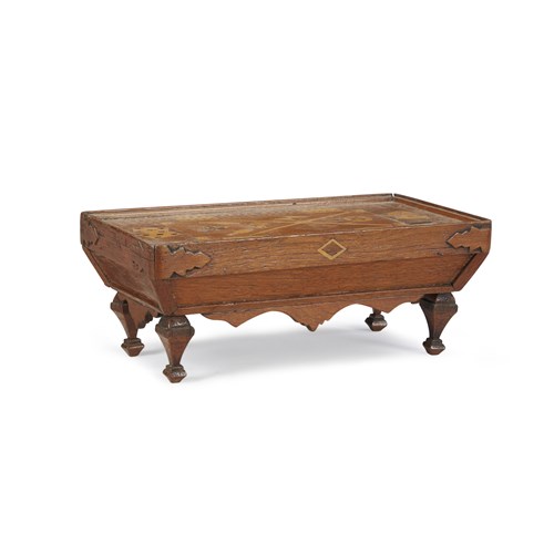 Lot 87 - Inlaid mahogany cribbage board in the form of a miniature pool table