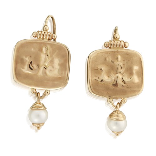 Lot 54 - A fourteen karat gold, carved glass, and cultured pearl bracelet and earrings
