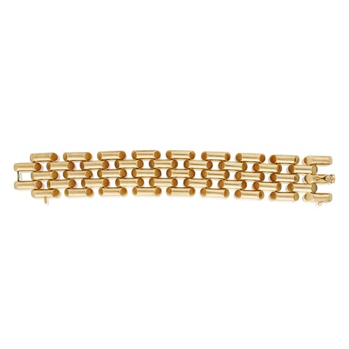 Lot 113 - A fourteen karat gold bracelet