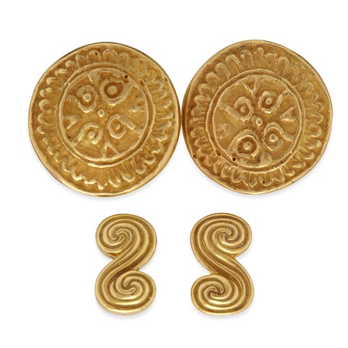 Lot 72 - Two pairs of eighteen karat gold earrings