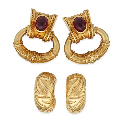 Lot 91 - Two pairs of eighteen karat gold earrings