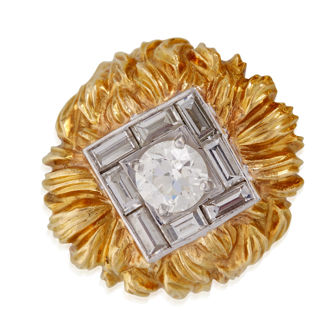 Lot 64 - An eighteen karat gold and diamond ring