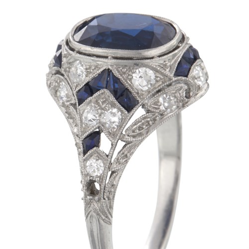 Lot 84 - An Art Deco diamond, sapphire, and platinum ring