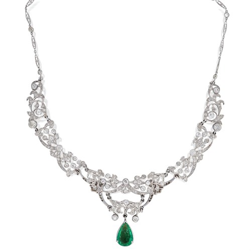 Lot 144 - An emerald and diamond necklace