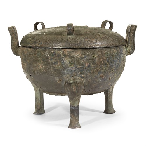 Lot 75 - A Chinese bronze tripod vessel and cover, "Ding"