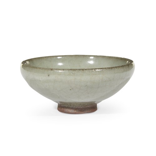 Lot 27 - A Chinese Jun green-glazed bowl