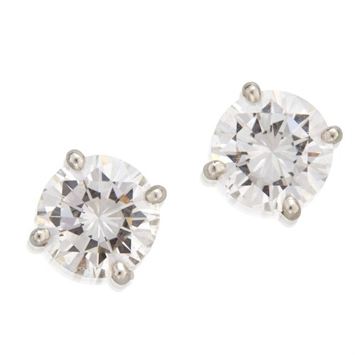 Lot 185 - A pair of diamond and fourteen karat gold earrings