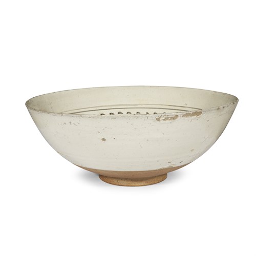 Lot 26 - A large Chinese Cizhou slip-decorated bowl