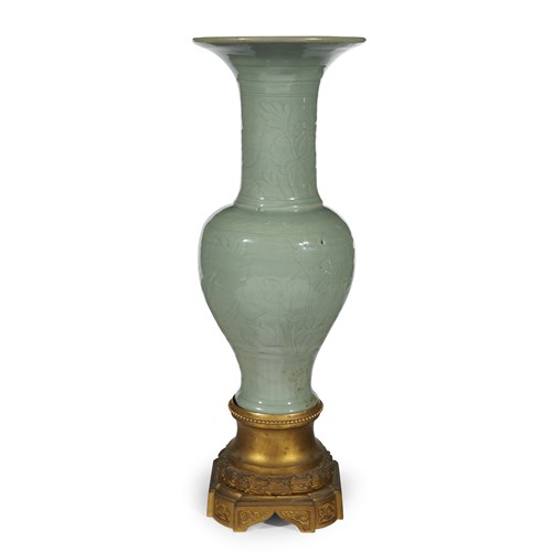 Lot 32 - A large Chinese Longquan celadon "Phoenix-tail" vase