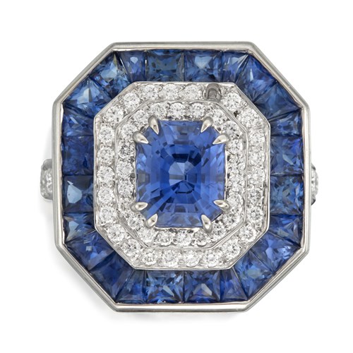 Lot 145 - A sapphire, diamond, and platinum ring