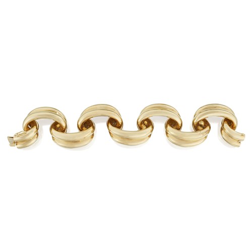 Lot 63 - An eighteen karat gold bracelet