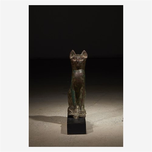 Lot 3 - An Egyptian bronze figure of a seated cat