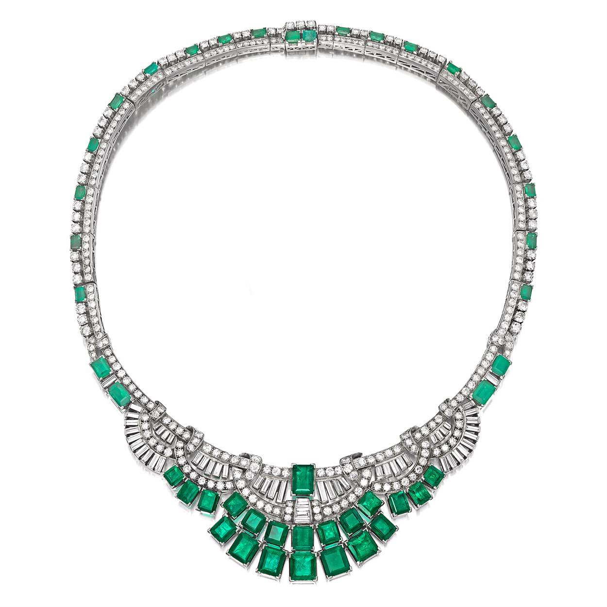 Lot 118 - An emerald, diamond, and platinum necklace