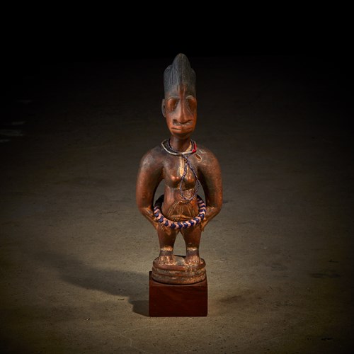Lot 120 - A Yoruba twin figure, ere Ibeji