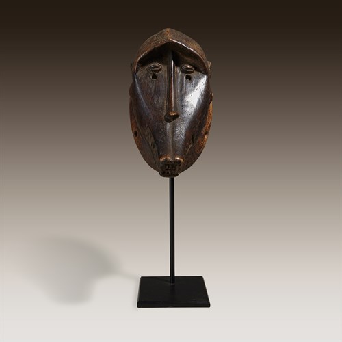 Lot 151 - A Guro mask