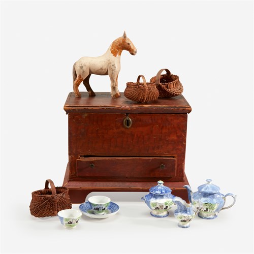 Lot 41 - A group of miniature and children's items