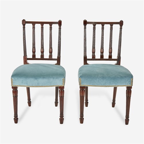 Lot 68 - A pair of Federal carved mahogany side chairs