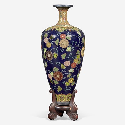 Lot 123 - A fine Japanese cloisonné cabinet vase on wood stand, Namikawa Yasuyuki