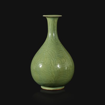 Lot 2 - A Chinese Longquan incised celadon-glazed bottle vase, Yuhuchunping