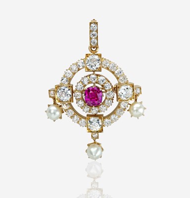 Lot 114 - An antique diamond and pink sapphire pendant/brooch/hair clip