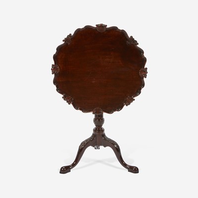 Lot 113 - A George III Mahogany Tilt-Top Tea Table with Shaped and Moulded Edge