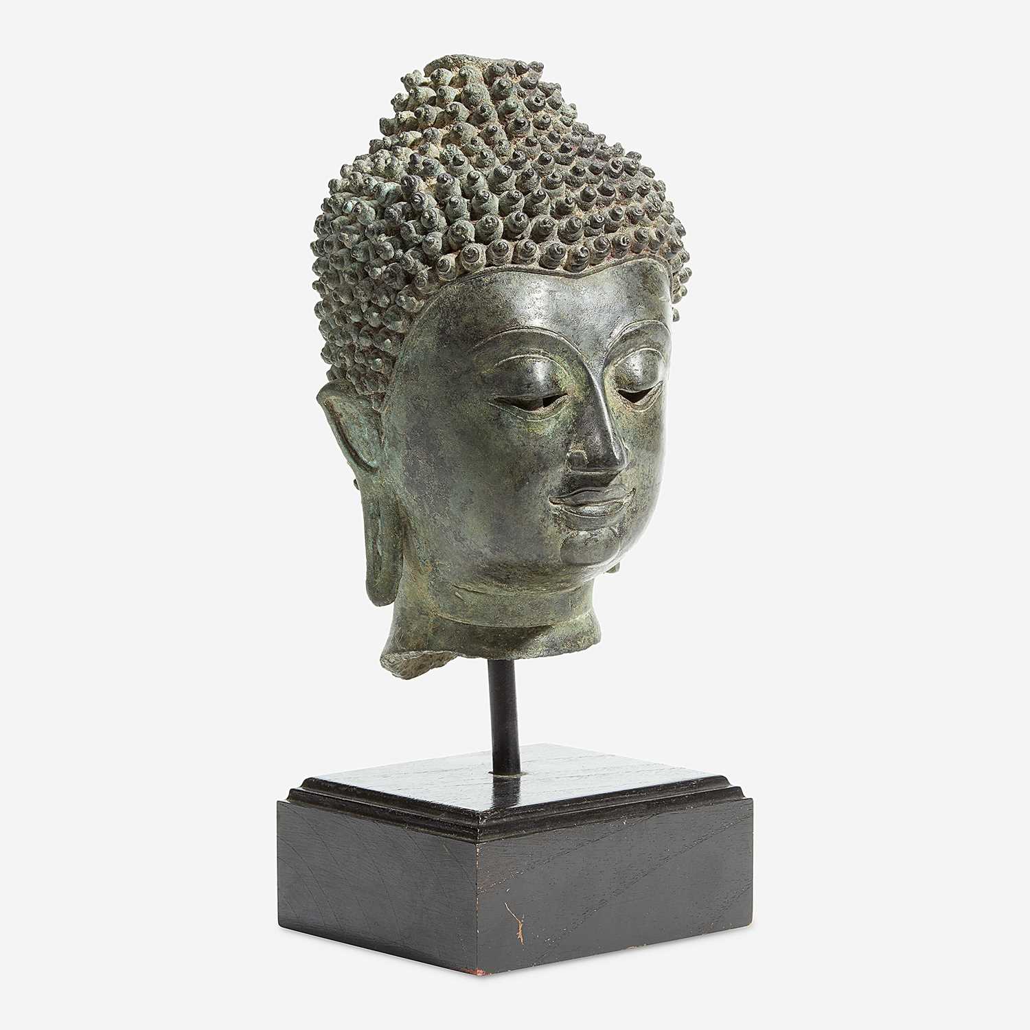 Lot 114 - A Thai Chieng-Saen style head of a Buddha