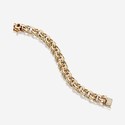 Lot 89 - A fourteen karat gold bracelet