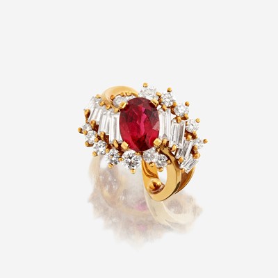Lot 115 - A spinel, diamond, and eighteen karat gold ring