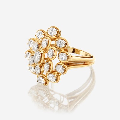 Lot 132 - A diamond and eighteen karat gold ring, Oscar Heyman & Bros