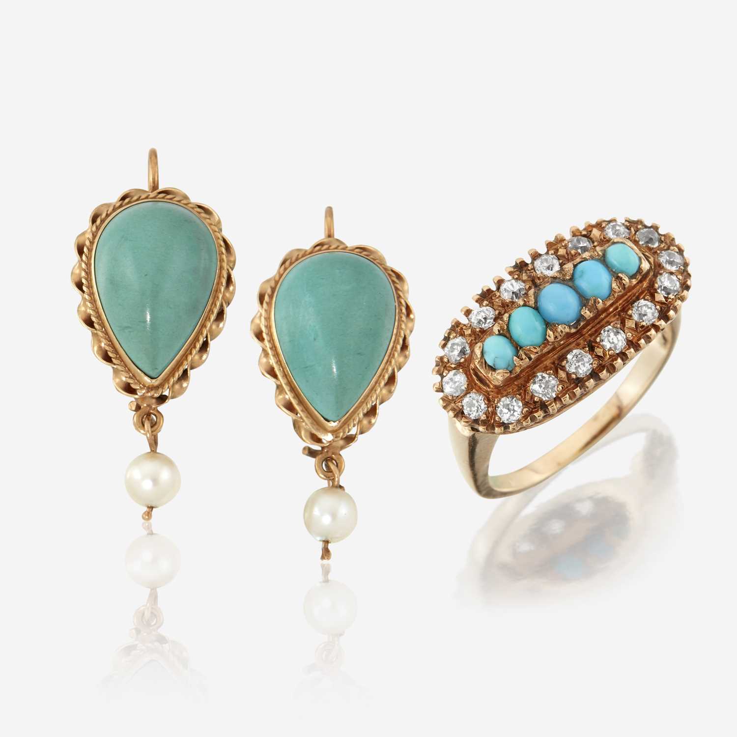 Lot 6 - A turquoise and fourteen karat gold ring and earrings