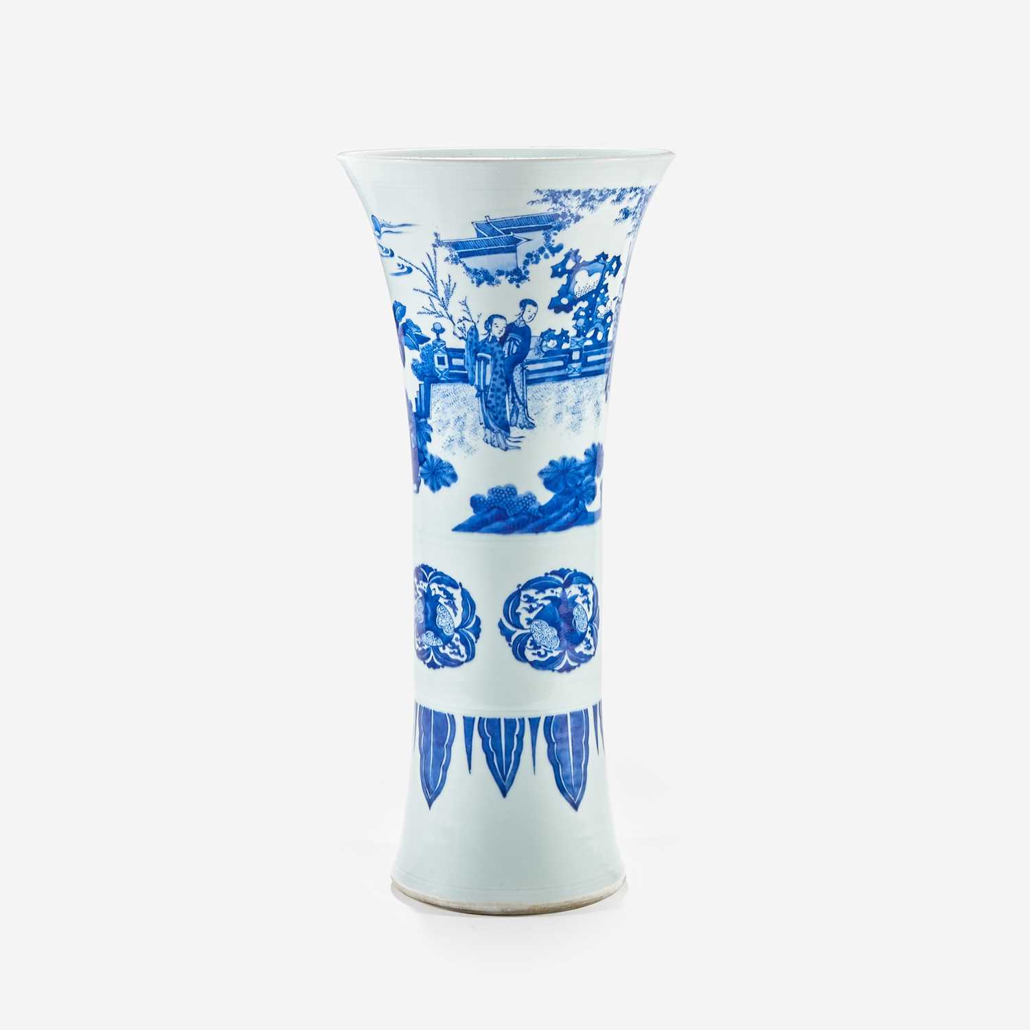 Lot 8 - A large finely-decorated Chinese blue and white porcelain "Romance of the Western Chamber" gu-form beaker vase