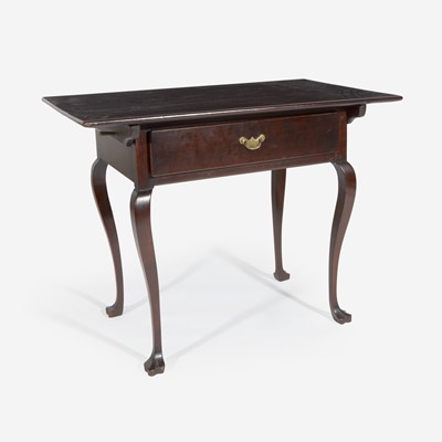 Lot 48 - A Queen Anne cherrywood tavern table