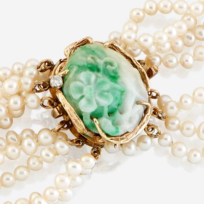 Lot 175 - A cultured pearl, jade, diamond, and gold necklace