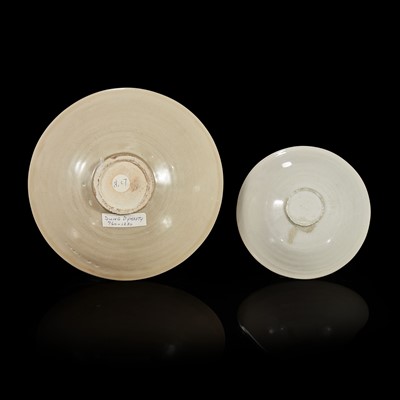 Lot 5 - Two Chinese glazed ceramic bowls