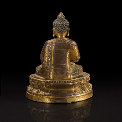 Lot 43 - A Sino-Tibetan gilt bronze Buddha 中原或藏传佛教鎏金铜造像