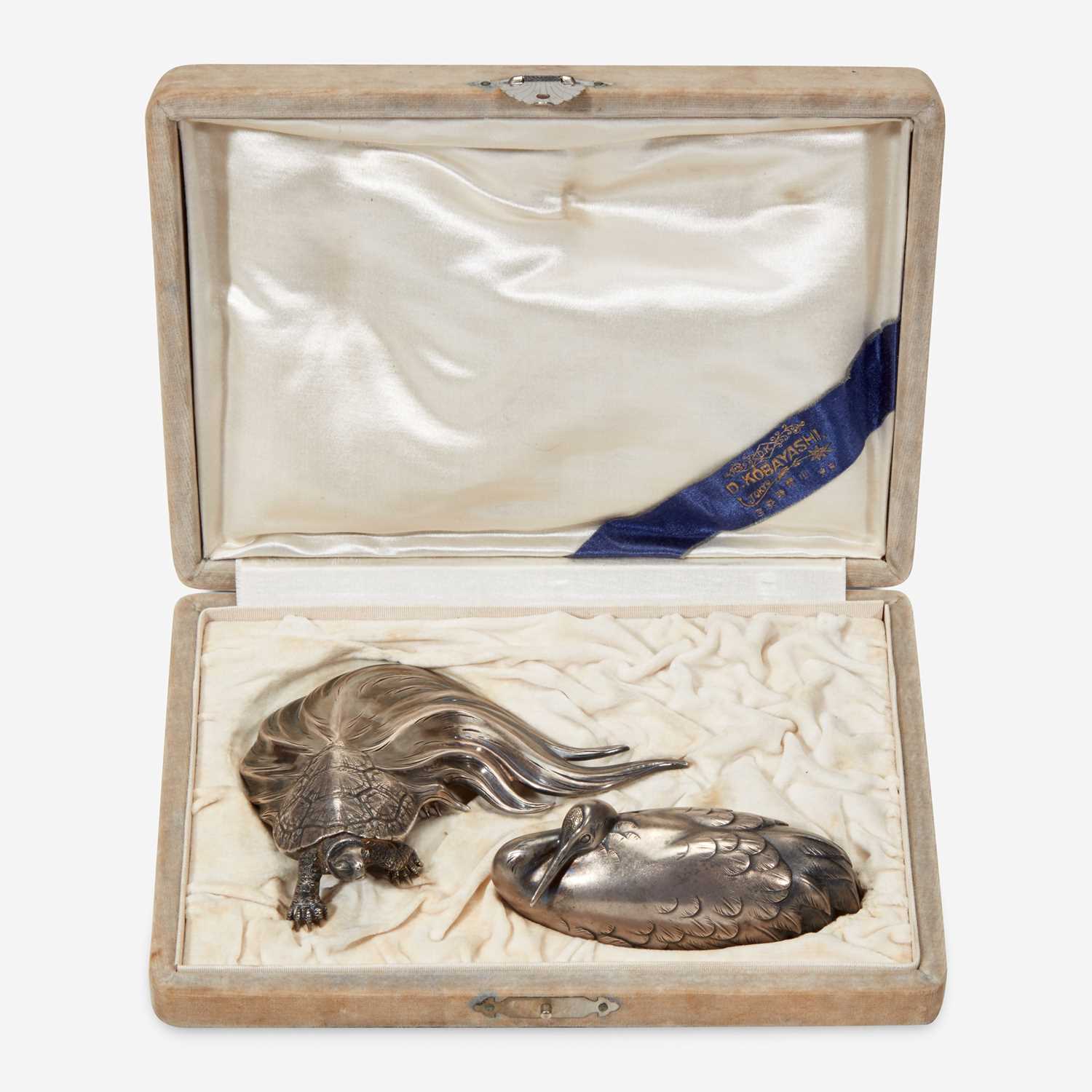 Lot 188 - Two Japanese silver okimono, minogame and crane, signed by Nogami Ryuki (1865-1932) 银制蓑亀与仙鹤一组 野上龙起造