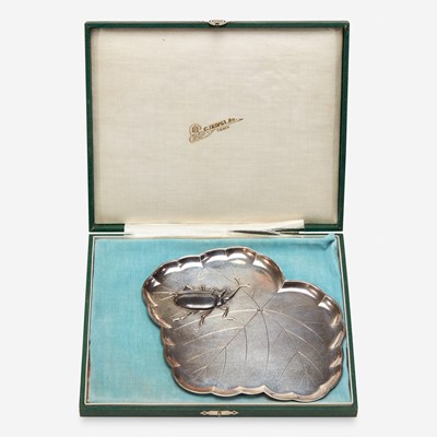 Lot 189 - A Japanese silver "Kiri Leaf and Staghorn Beetle" tray 日本银托盘