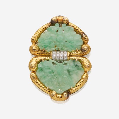 Lot 102 - An eighteen karat gold, jade, and diamond pendant/brooch, Keil