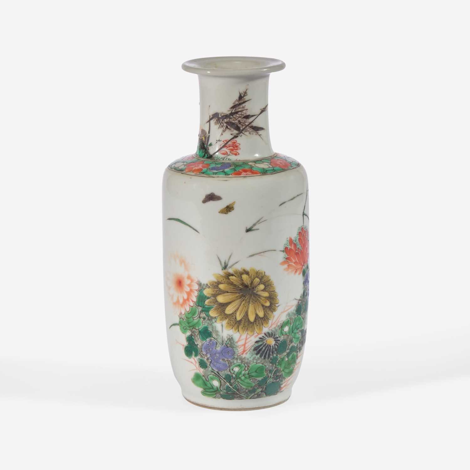Lot 12 - A small Chinese famille verte-decorated porcelain rouleau vase 五彩纸槌瓶