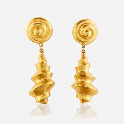Lot 103 - A pair of eighteen karat gold ear clips, Lalaounis