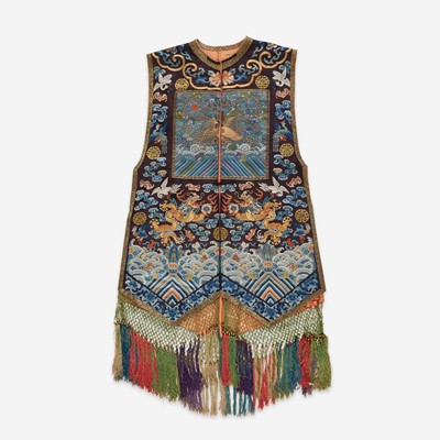 Lot 66 - An unusual Chinese embroidered gauze woman's vest, Xiapei 刺绣女士马甲霞帔