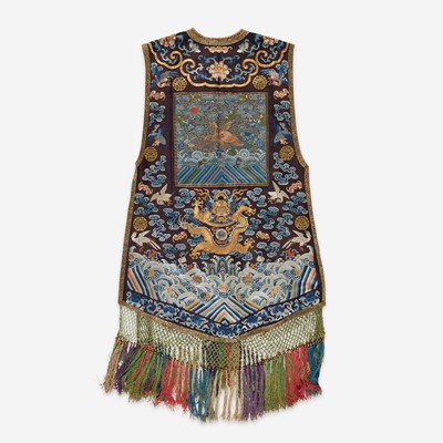 Lot 66 - An unusual Chinese embroidered gauze woman's vest, Xiapei 刺绣女士马甲霞帔