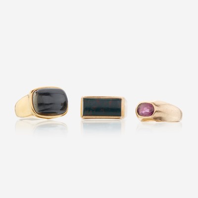 Lot 151 - A collection of gold and gem-set rings